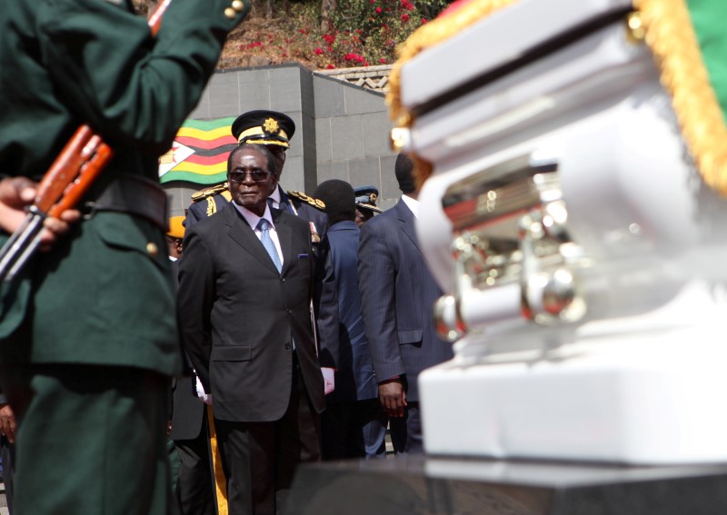 Zimbabwe threatens “traitorous” war veterans after Mugabe attack
