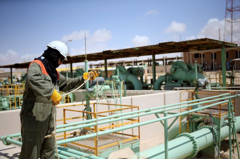 Libya oil exports threatened as NOC warns against port deal