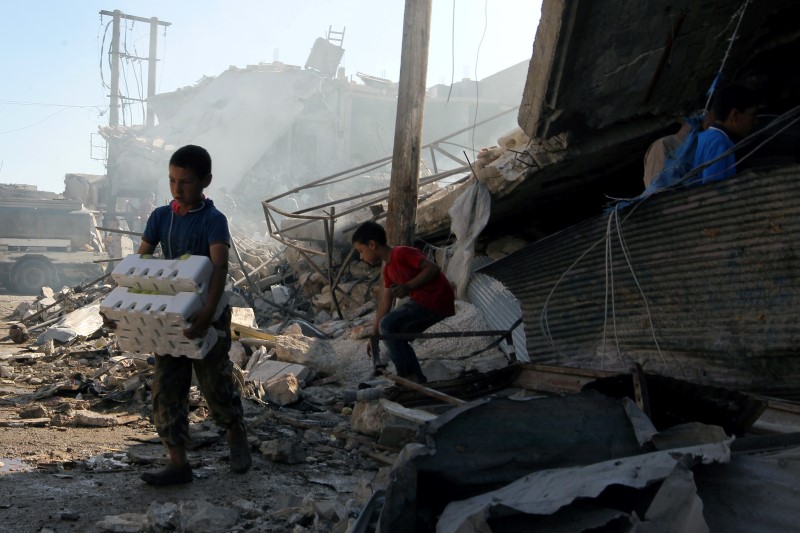 U.N. aid chief urges Security Council to push Aleppo aid access