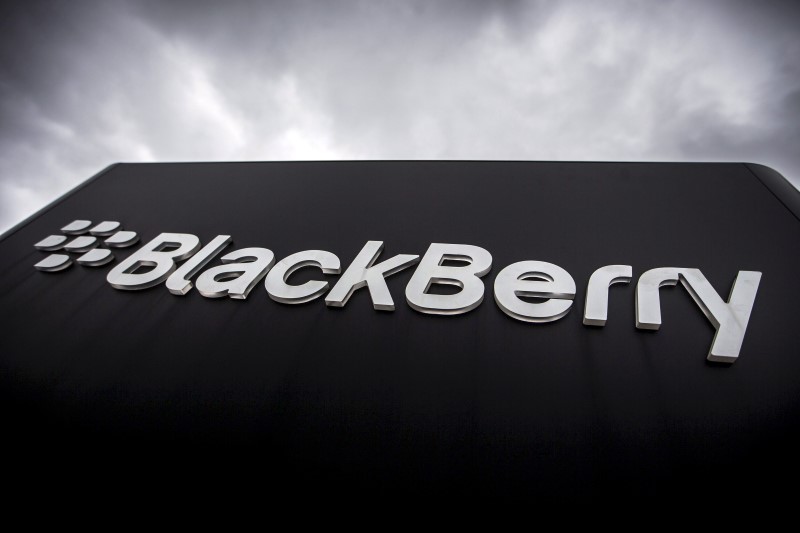 BlackBerry unveils second, cheaper, Android device