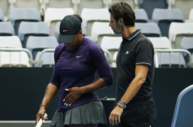 Serena coach happy to let her handle pressure points