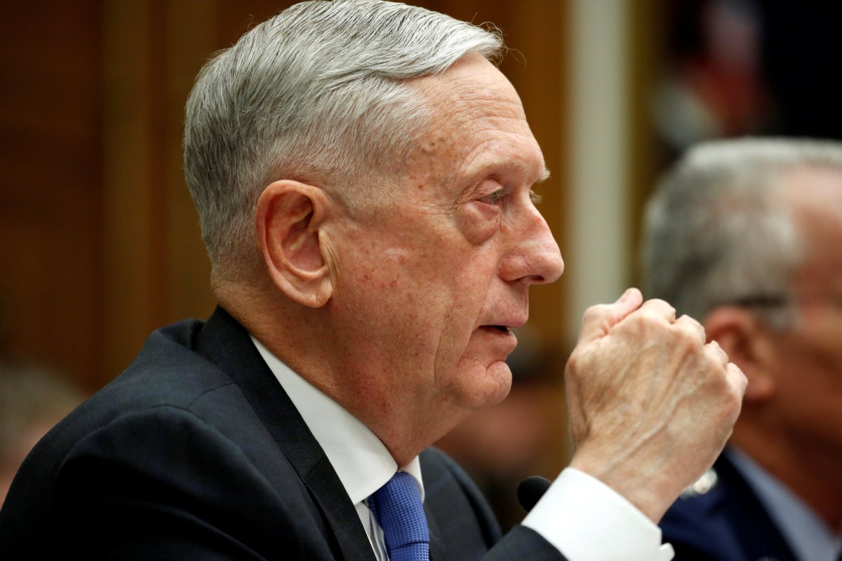 Pentagon chief urges Turkey to stay focused on fighting Islamic State