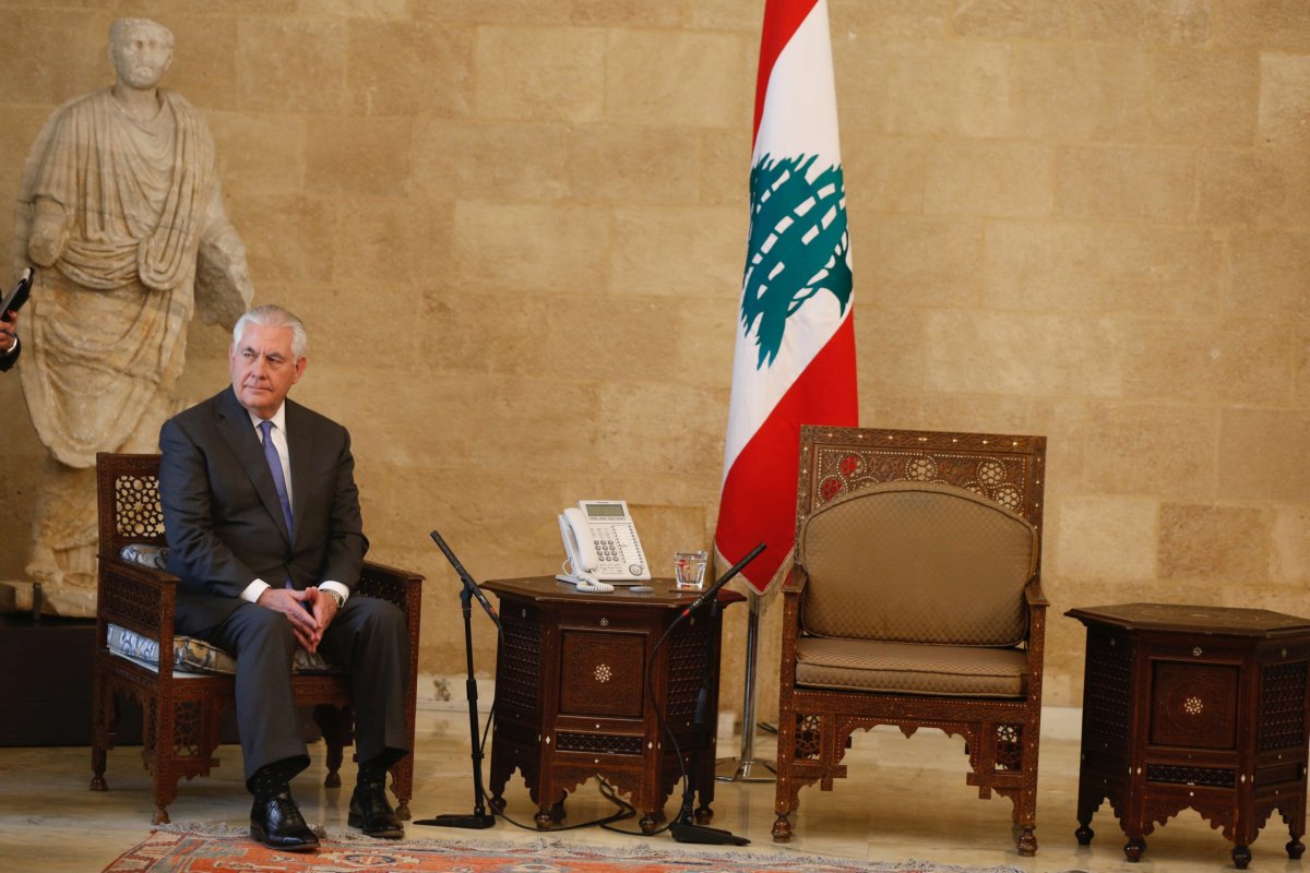 U.S. Secretary of State kept waiting at Lebanese palace