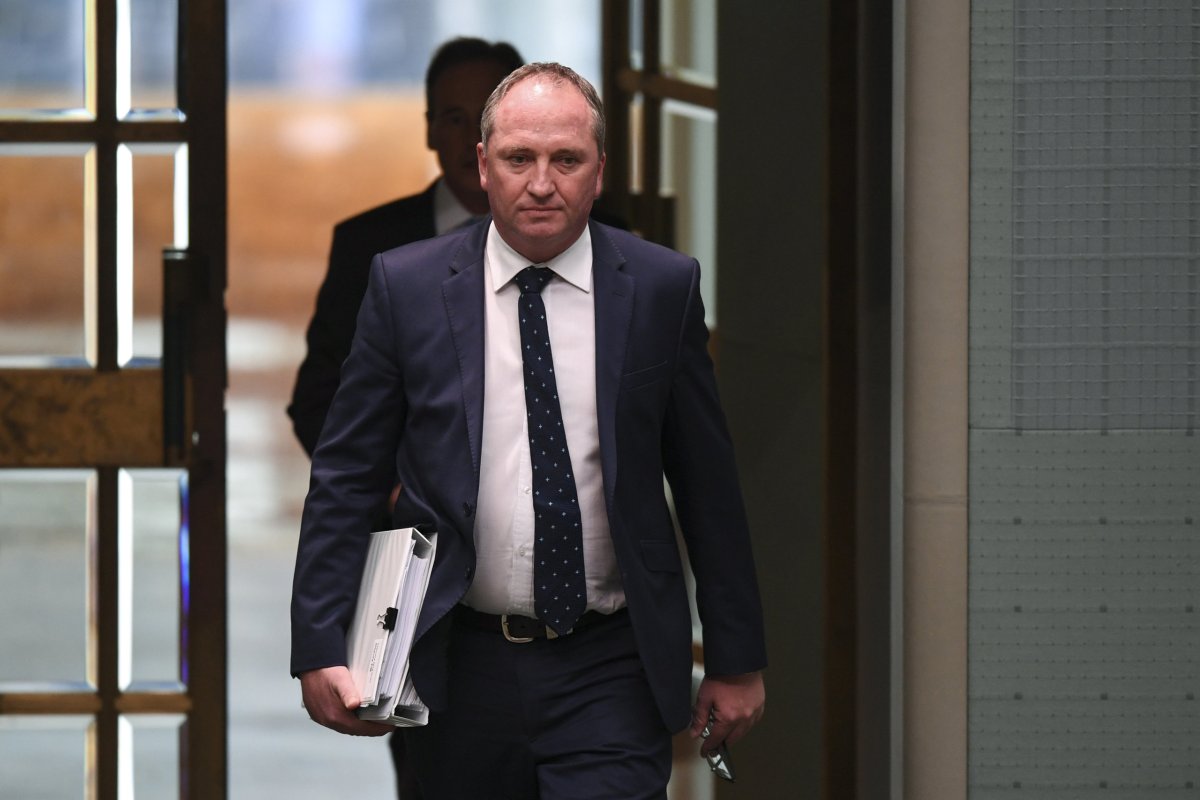 Cracks widen in Australian coalition as deputy PM calls Turnbull ‘inept’