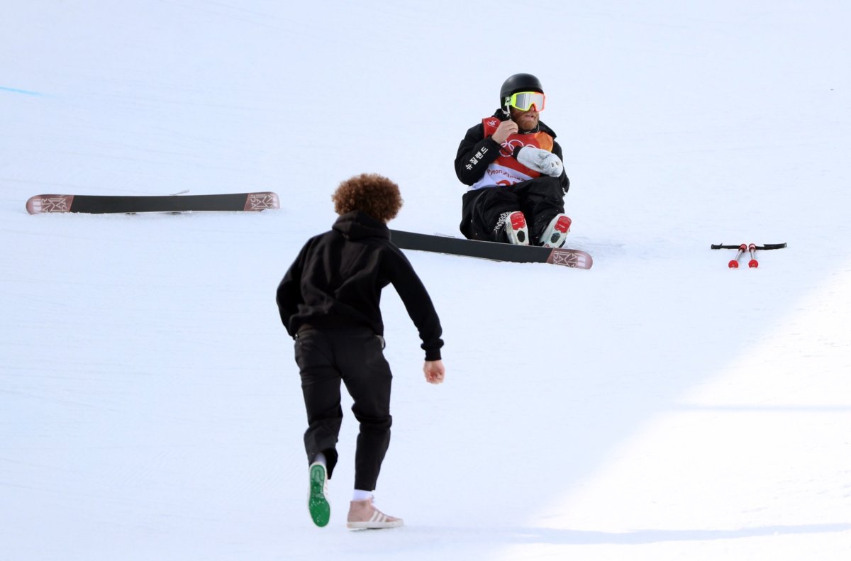 Freestyle skiing: New Zealand’s Byron Wells injures leg and out of halfpipe