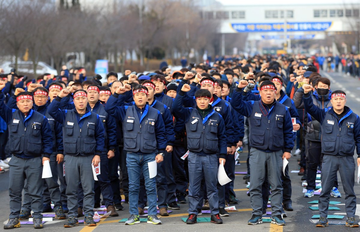 GM Korea seeks to trim benefits, wages: internal letter