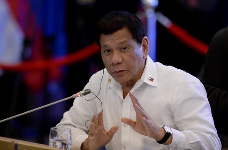 Philippines’ Duterte tells police, soldiers not to cooperate in any drug war