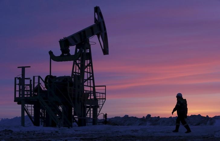 Oil prices stable on healthy demand, but oversupply looms later in 2018