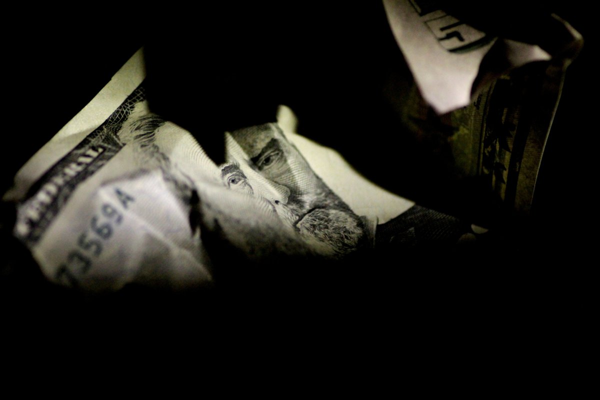 Dollar steady vs. yen, traders wary over global trade tensions