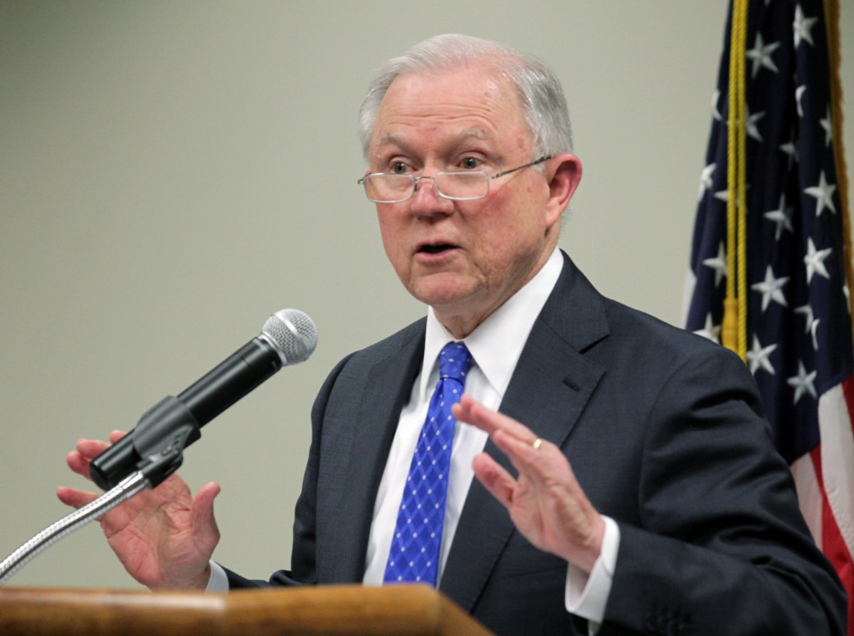 U.S. attorney general renews calls to prosecute first-time border crossers