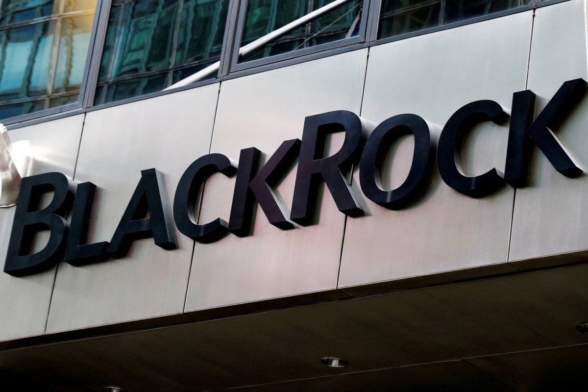 BlackRock may keep fees despite executive’s U.S. campaign donation: SEC