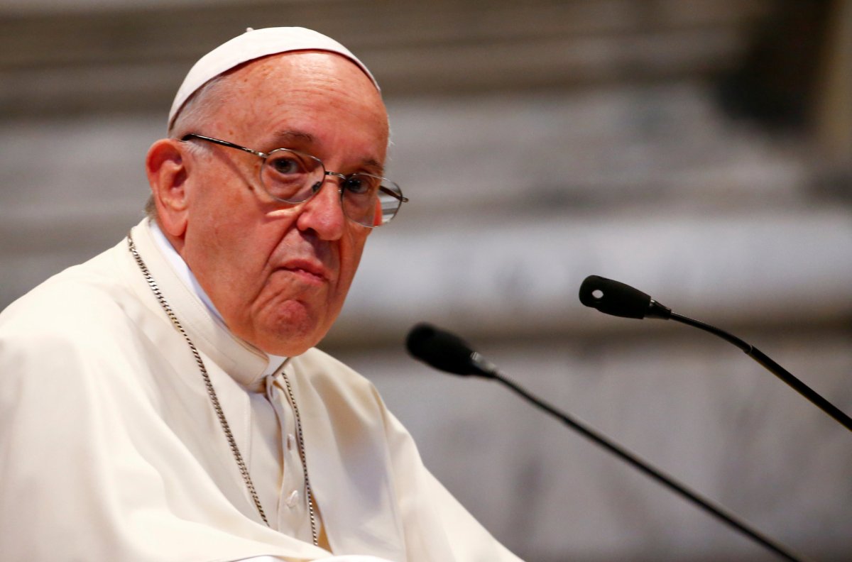 Pope promises ‘never again’ to sex abuse in Chile, re-opens investigation