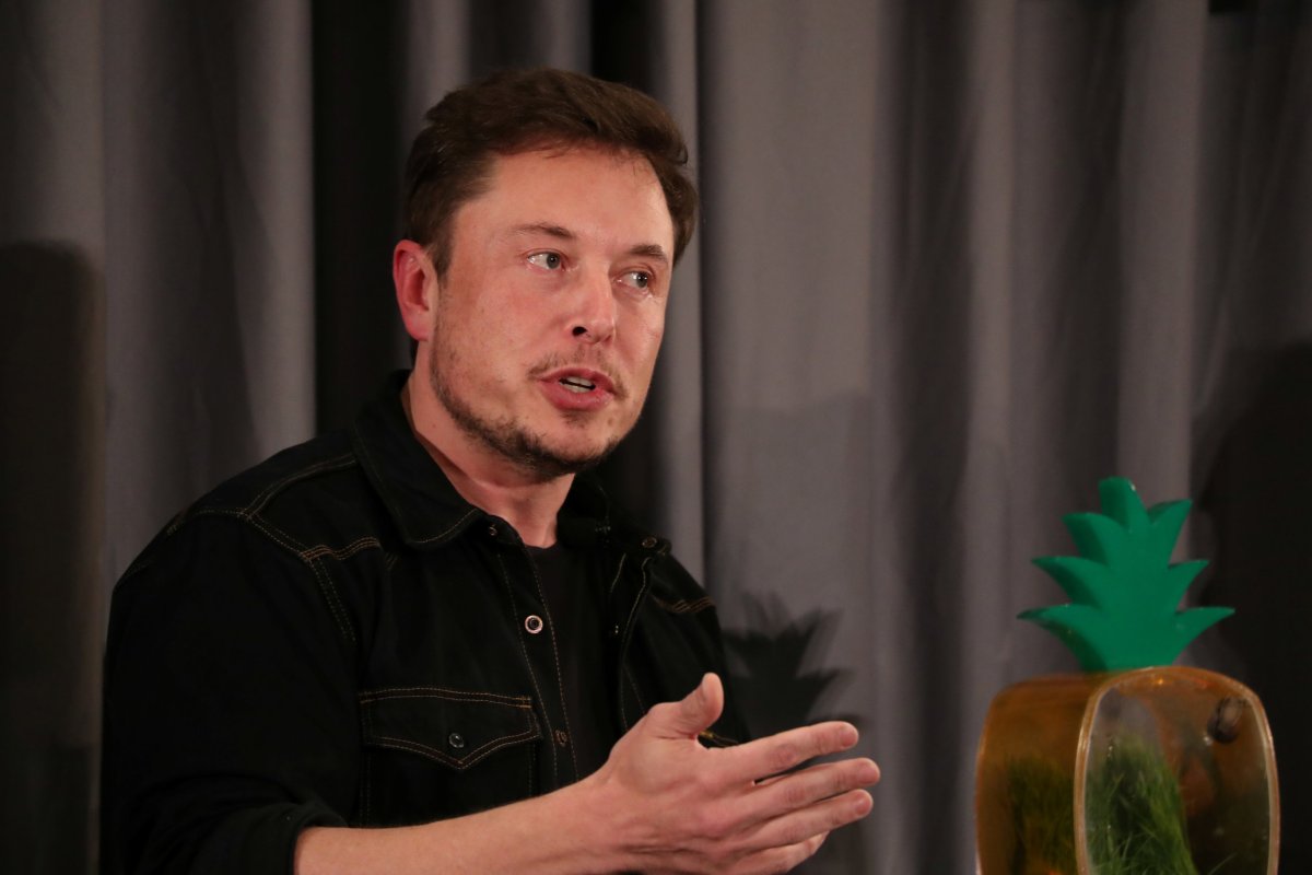 Tesla’s Musk smokes marijuana on comedy podcast