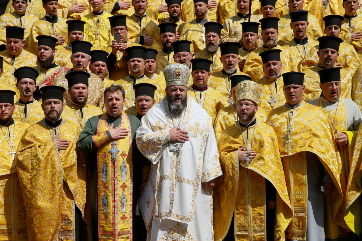 Russia’s Orthodox Church freezes ties with Constantinople over Ukraine spat