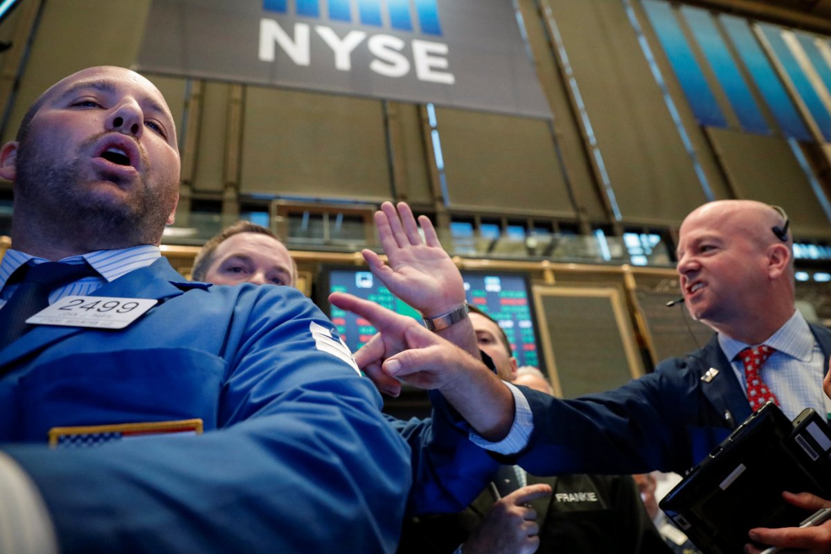 Wall Street drops as bond yield climb continues
