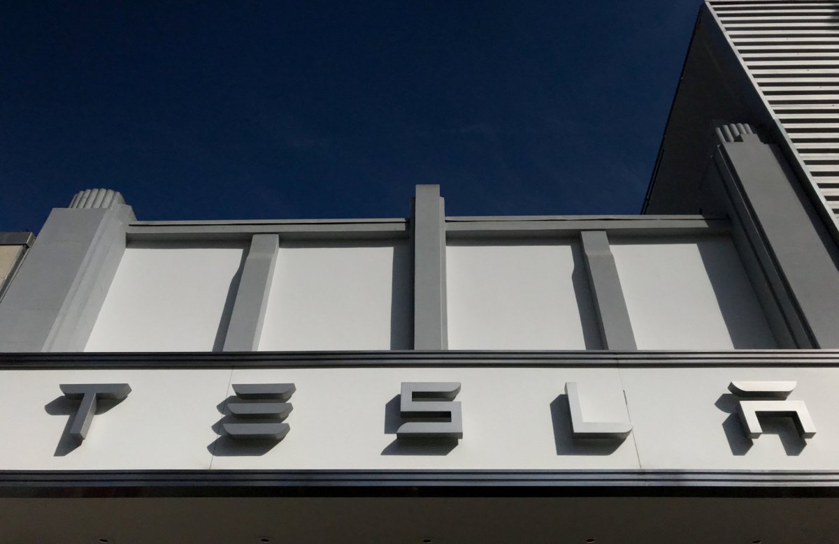 Tesla shares fall after Musk mocks SEC, Greenlight’s comment