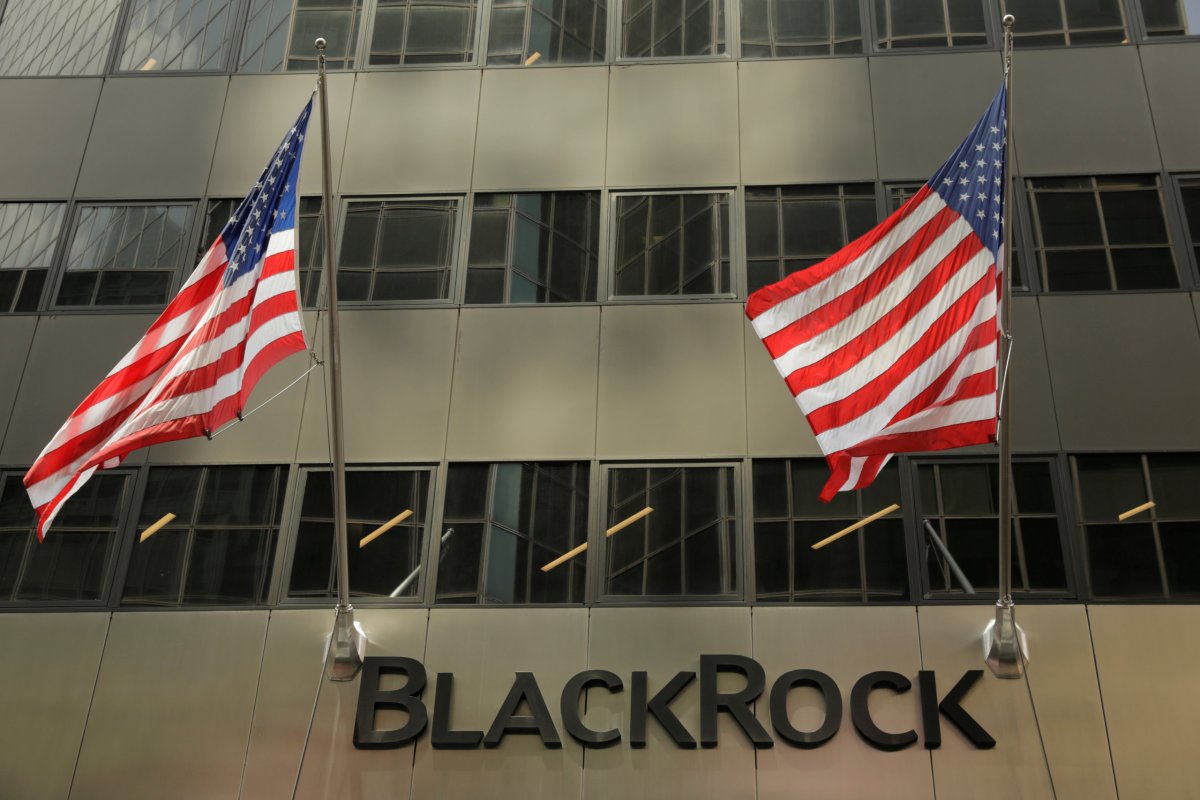 Tough markets hit BlackRock results; shares slump 4 percent