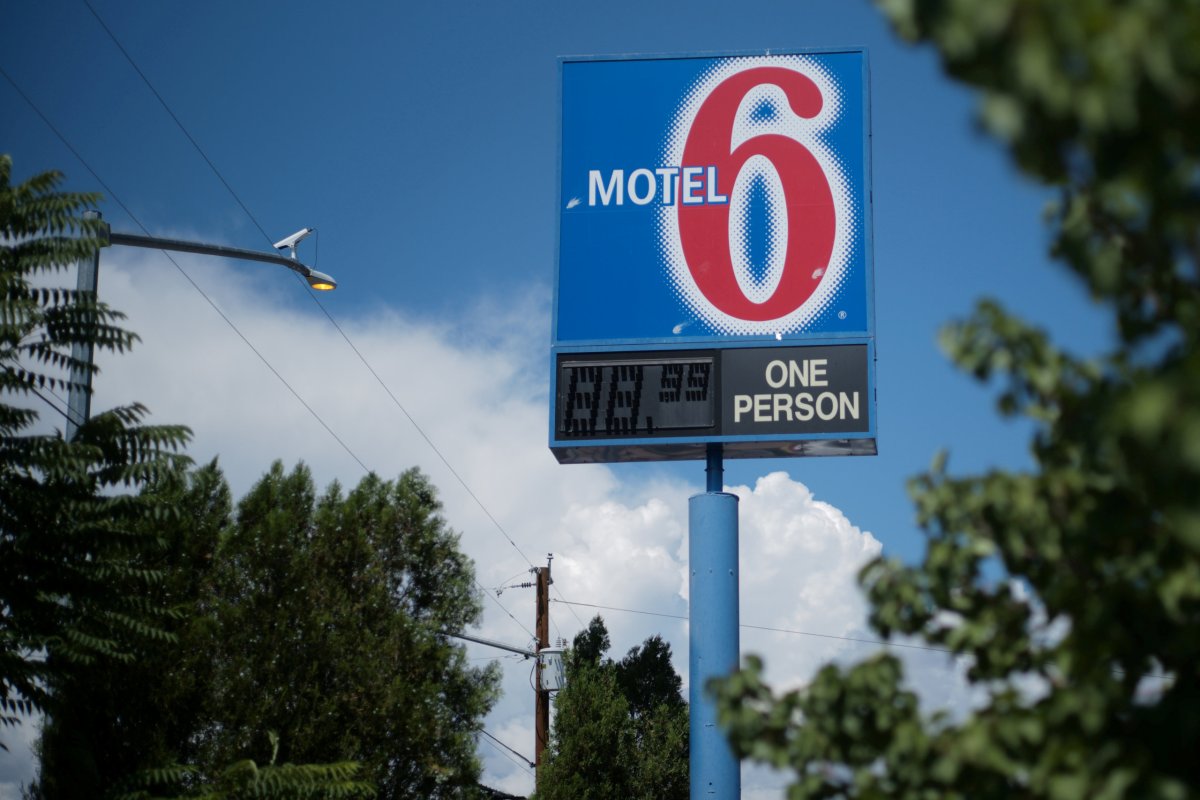 Motel 6 to pay $7.6 million for giving guest lists to U.S. immigration agents