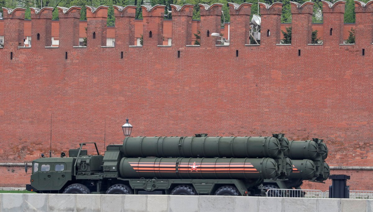 Russia to deploy new S-400 missiles on Crimea: Ifax