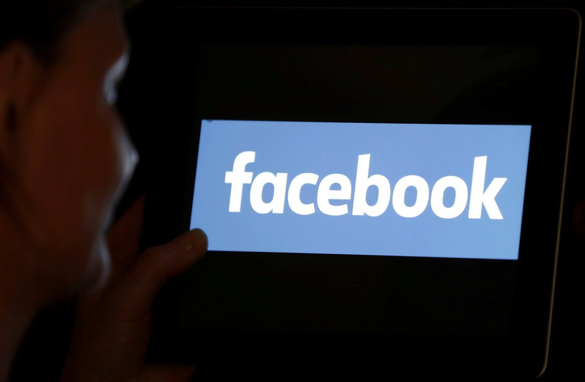 Politicians cannot block social media foes: U.S. appeals court