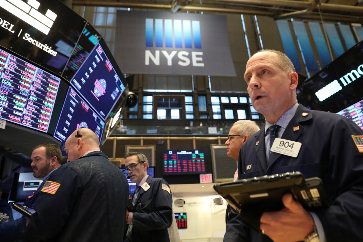 Strong bank earnings send Wall Street to four-week highs
