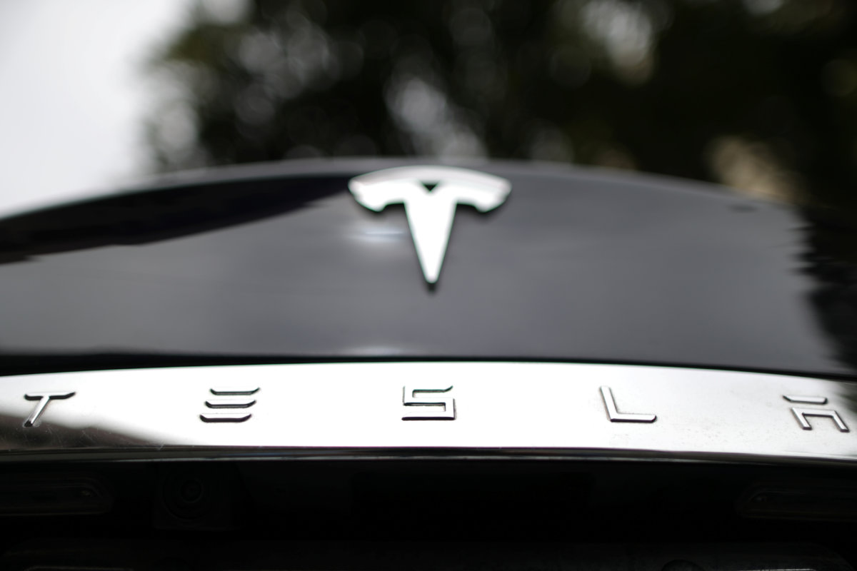 Tesla to buy battery tech maker Maxwell Technologies for $218 million