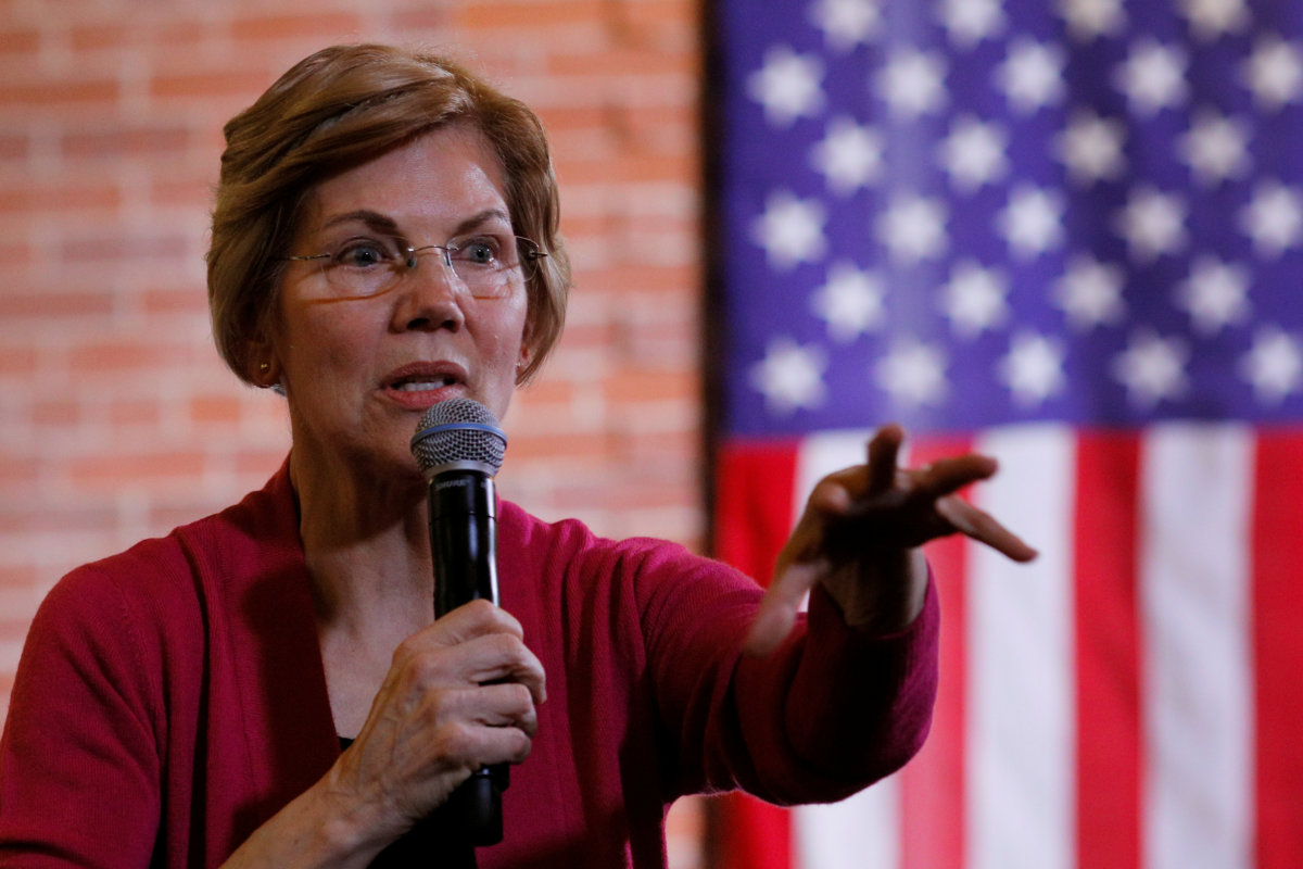 Senator Warren struggles to quiet criticism of her heritage claims