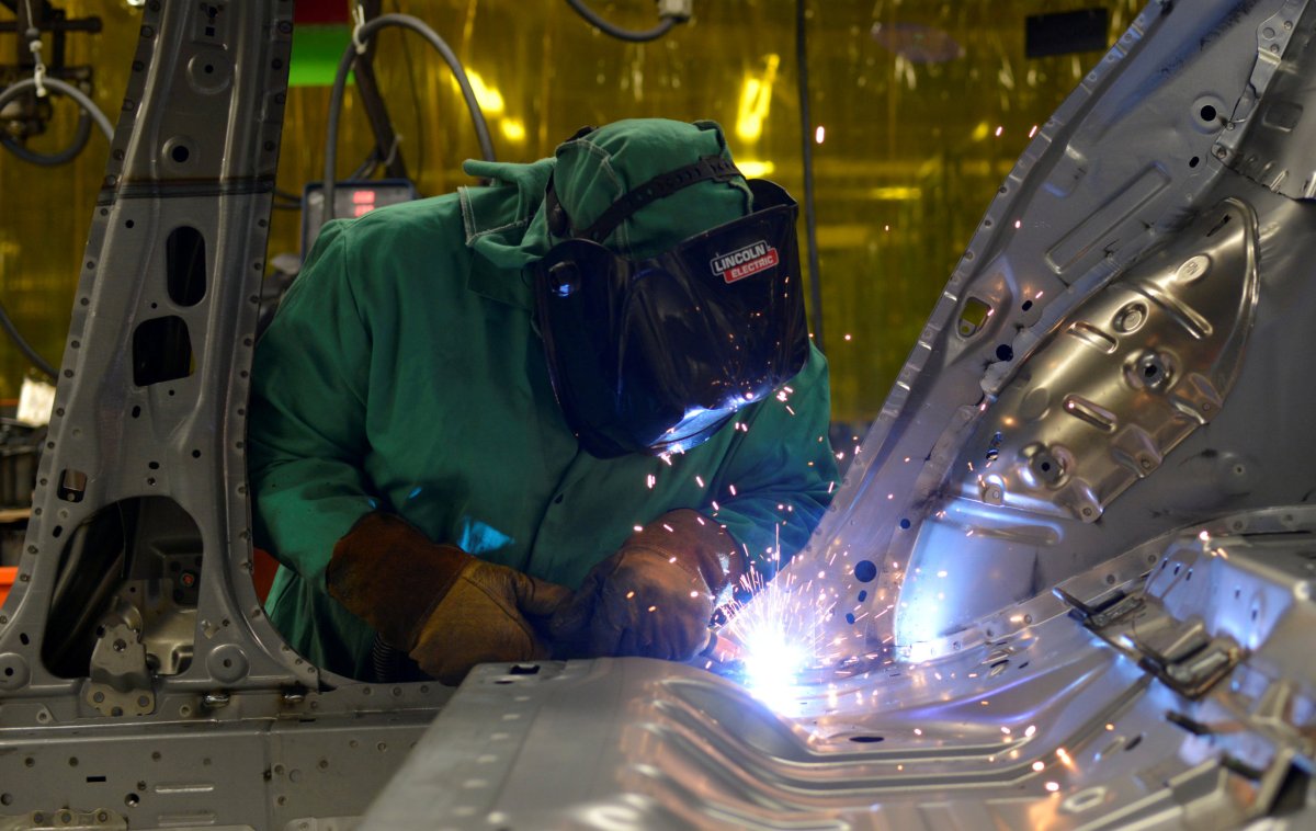 U.S. manufacturing sector slowing as economy loses steam