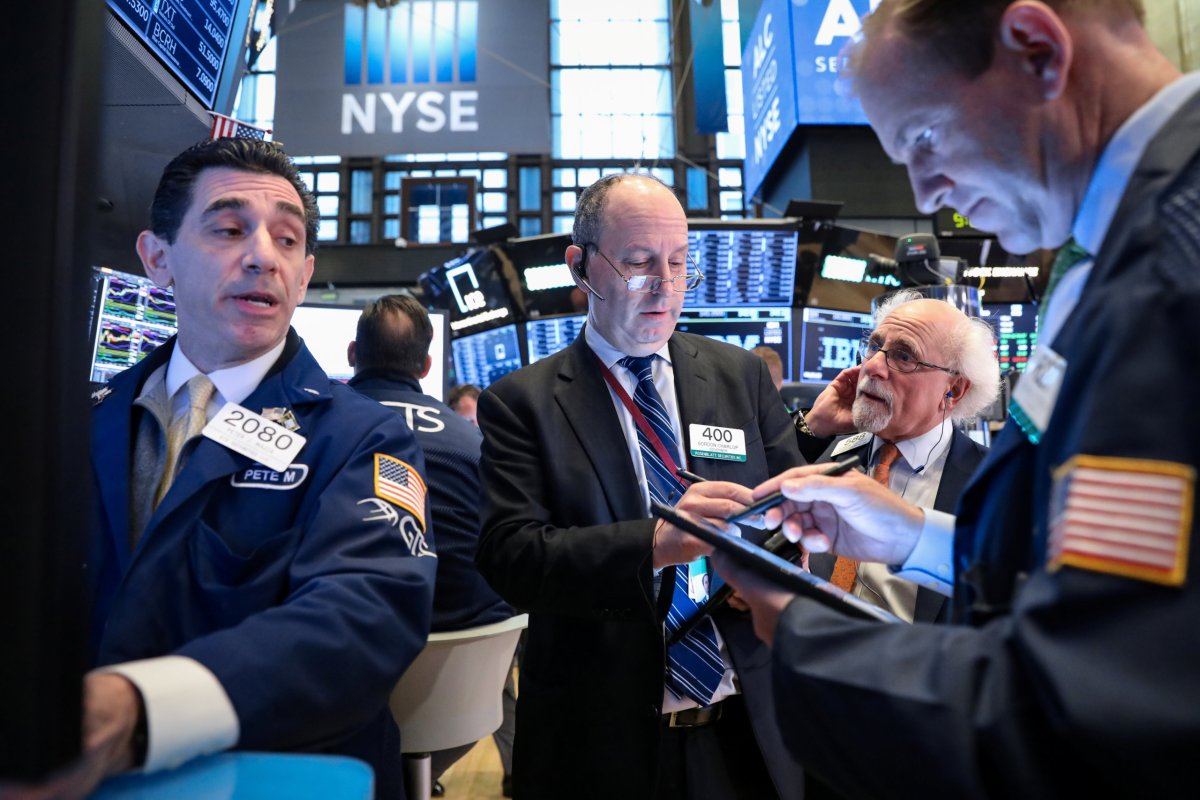 S&P 500 ends flat but healthcare a drag