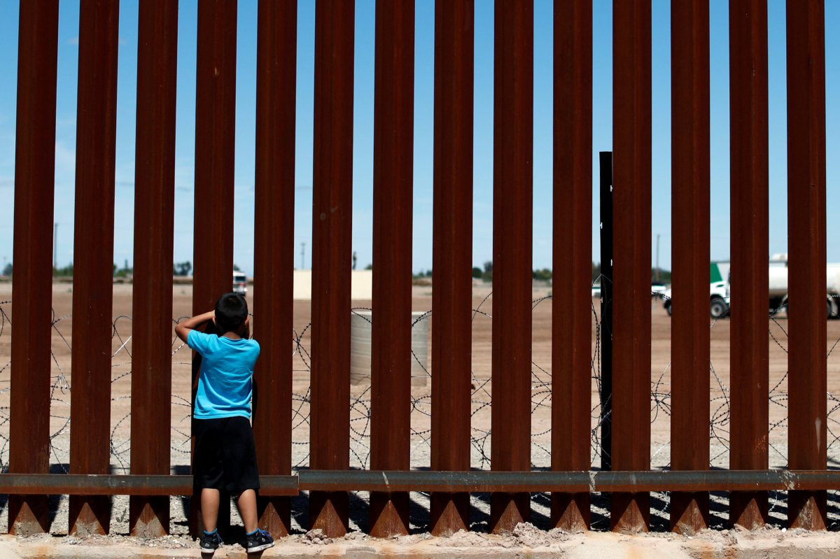 Rights group condemns U.S. ‘vigilantes” treatment of migrants on border