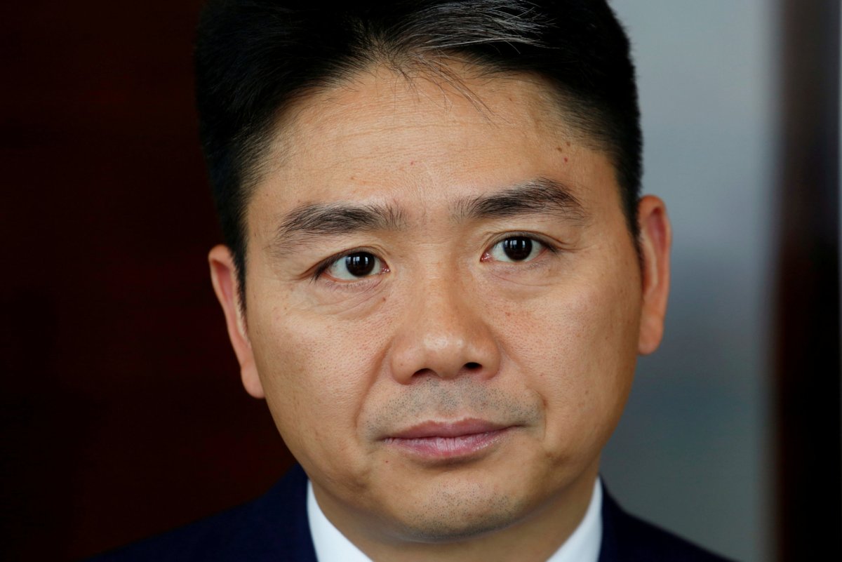 Hundreds sign online petition supporting woman suing JD.com CEO in rape case