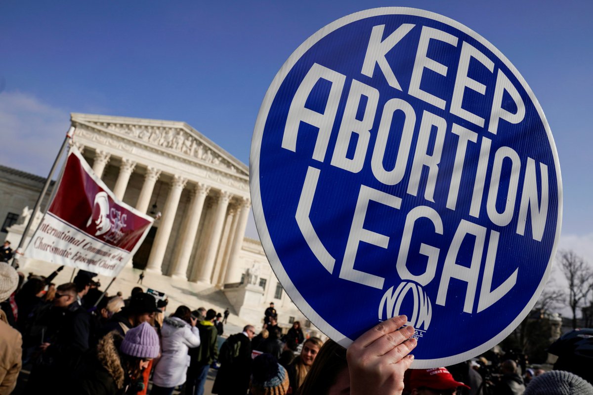 U.S. federal judge to block Trump’s new abortion rule: media, activists