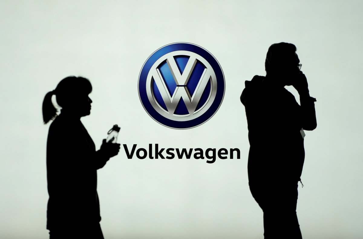 Volkswagen to make batteries in Germany, slim down