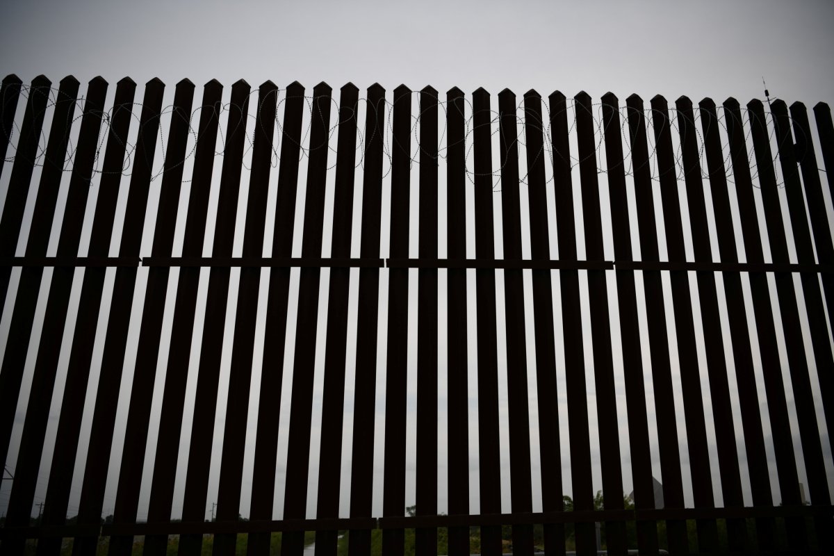 U.S. plans to send transportation staff to U.S.-Mexico border