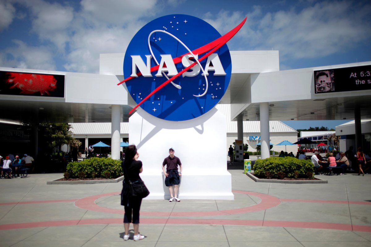 NASA chooses technology firm Maxar for lunar platform project