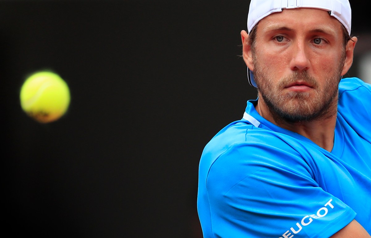 They’d rather drink champagne! Pouille slams empty French Open stands