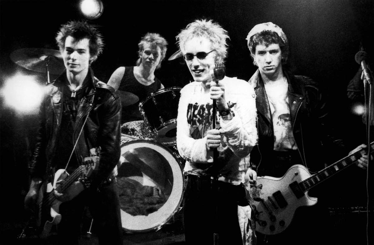 Sex Pistols Steve Jones Is Not Nostalgic For The Halcyon Days Metro Us
