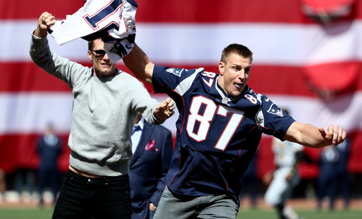 YouTube video: Rob Gronkowski steals Tom Brady jersey at Red Sox ...