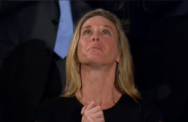 Ryan Owens’ widow sobs as she’s recognized during Trump’s joint address