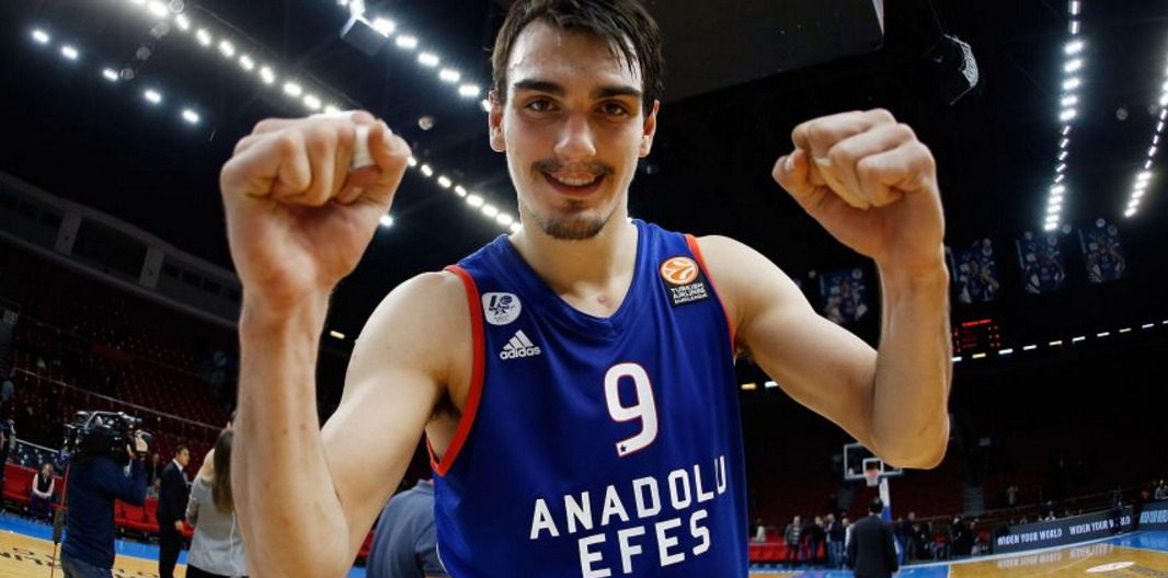 Dario Saric makes it official, arrives on American soil and signs with Sixers