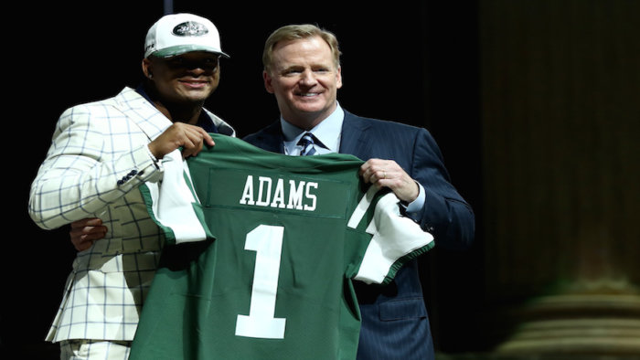 Jamal Adams poses with his Jets jersey alongside NFL Commissioner Roger Goodell at the 2017 NFL draft. (Getty Images)
