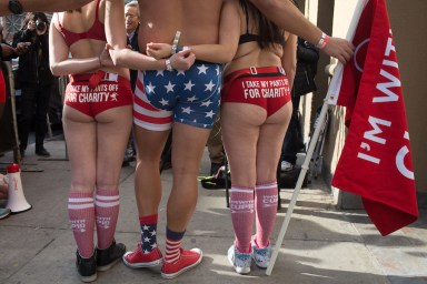 New Yorkers get nearly naked for charity