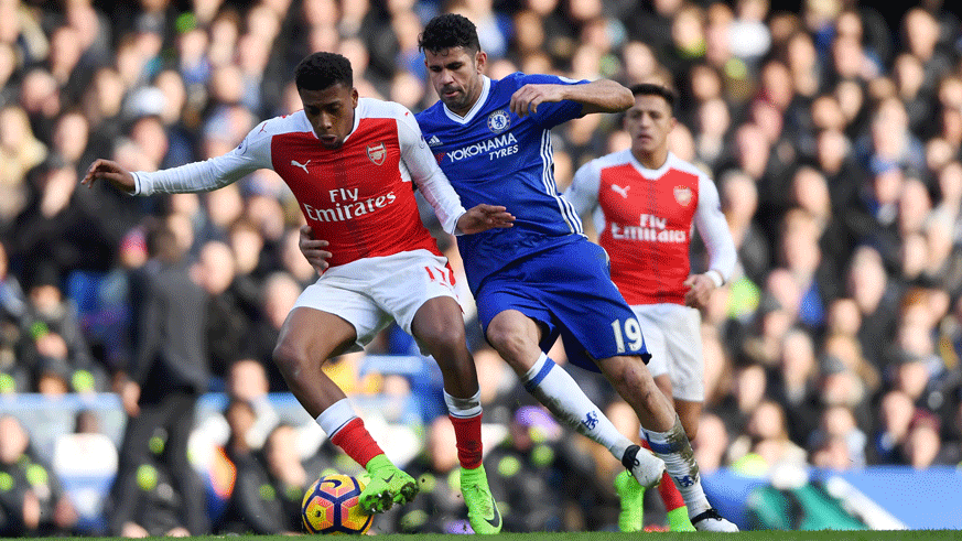Chelsea's Diego Costa battles for a ball against Arsenal during a 2016-17 Premier League match. (Photo: Getty Images)