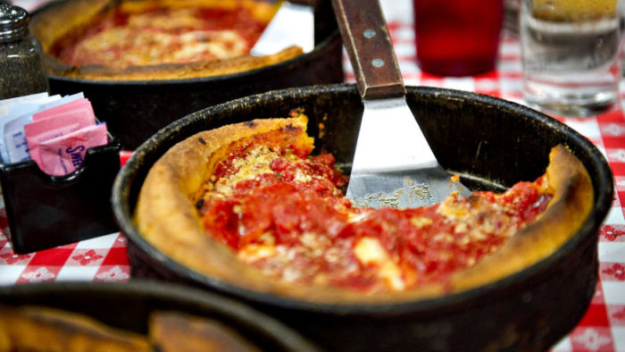 Chicago deep dish pizza vs. the New York Slice | pizza museum