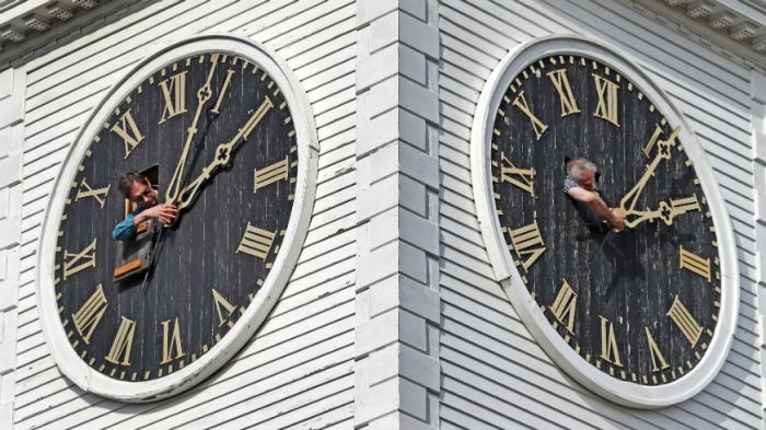 do clocks go forward tonight daylight savings