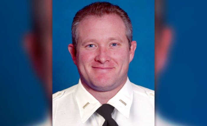 Retired FDNY firefighter dies from 9/11-related cancer.