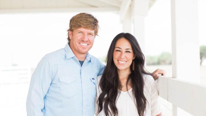 Fixer Upper Chip and Joanna Gaines