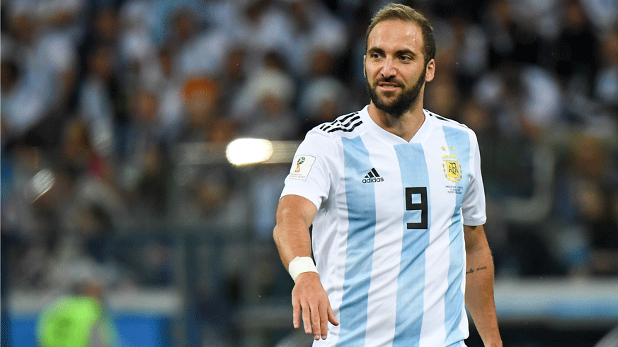 Gonzalo Higuain transfer: Chelsea trying to hold off AC Milan