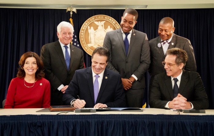 governor-cuomo-signs-landmark-legislation-modernizing-new-yorks-voting-laws