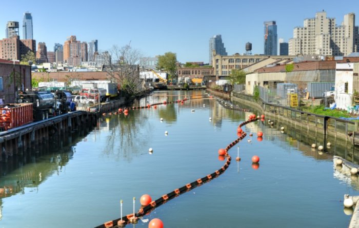 The Gowanus Community Advisory Group is asking the EPA for signage warning anglers not to eat what they catch along Brooklyn’s Gowanus Canal. (iStock)